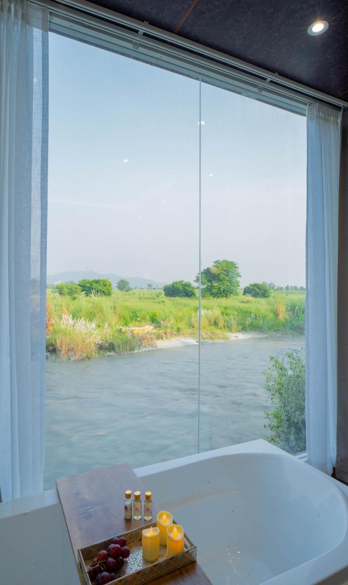Sukoon By The Ganges - A Riverside Retreat Haridvár Kültér fotó