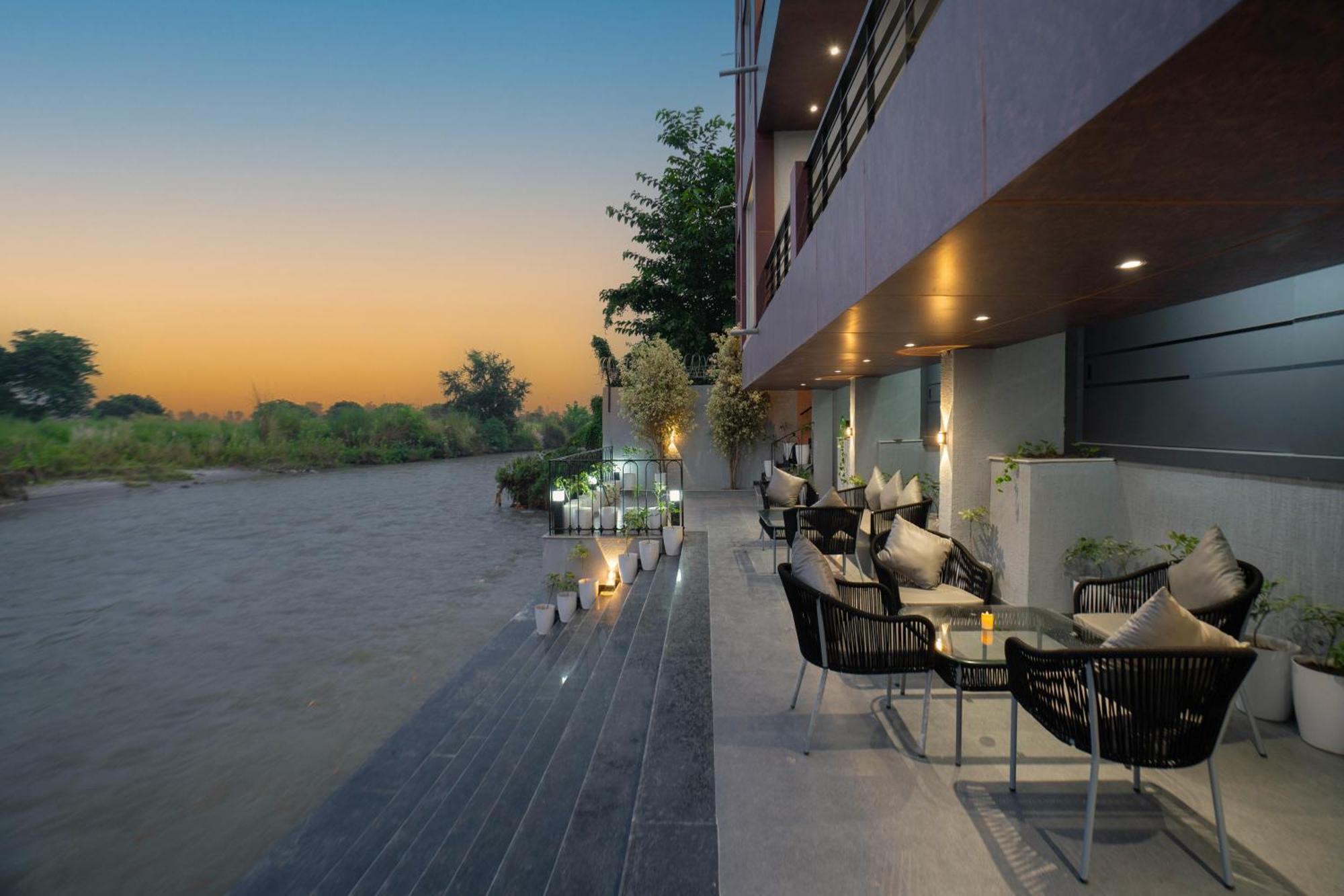 Sukoon By The Ganges - A Riverside Retreat Haridvár Kültér fotó