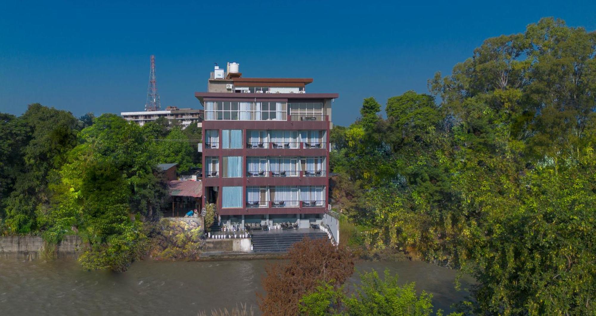 Sukoon By The Ganges - A Riverside Retreat Haridvár Kültér fotó